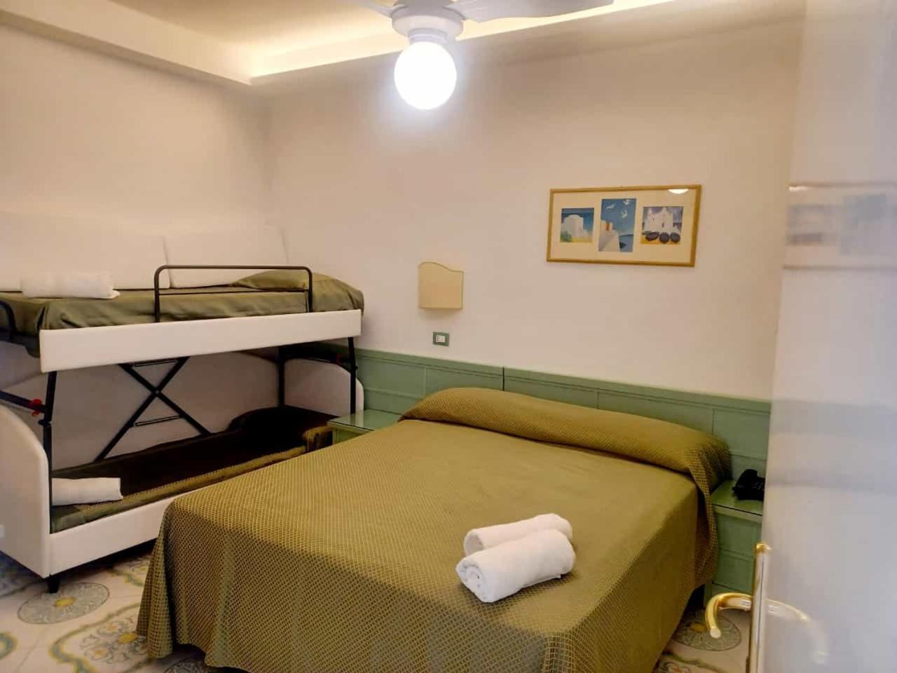 Hotel Parco Cartaromana Ischia Kültér fotó